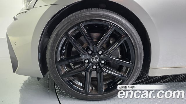 Lexus IS 300 F-Sport - фото 4