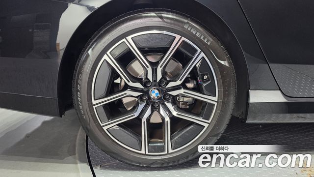 BMW 7 Series G70 740i sDrive M Sport - фото 4