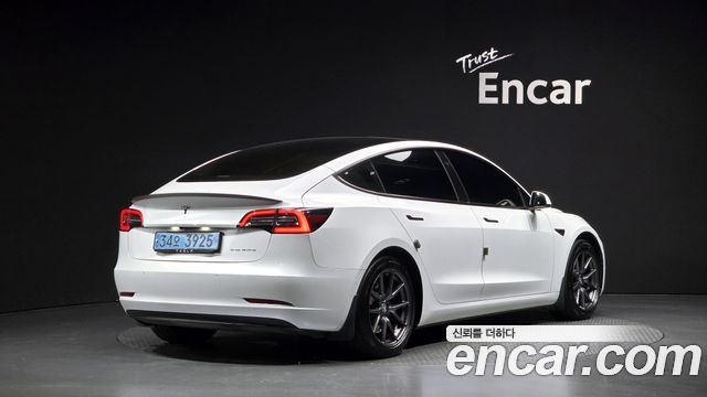 Tesla Model 3 Long Range AWD - фото 1