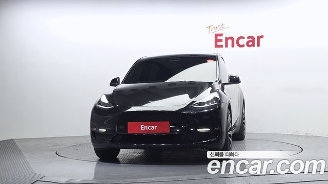Tesla Model Y Long Range AWD - фото 2