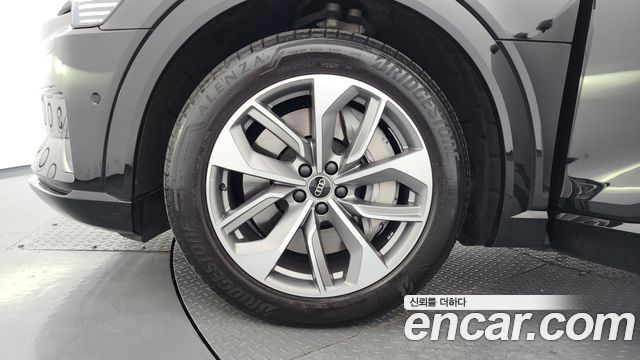 Audi e-Tron 55 Quattro - фото 4