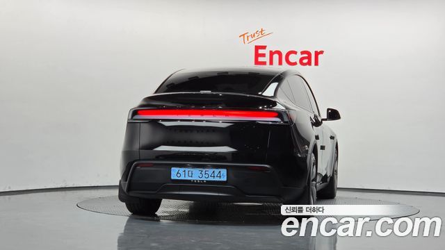 Tesla Model Y RWD - фото 3