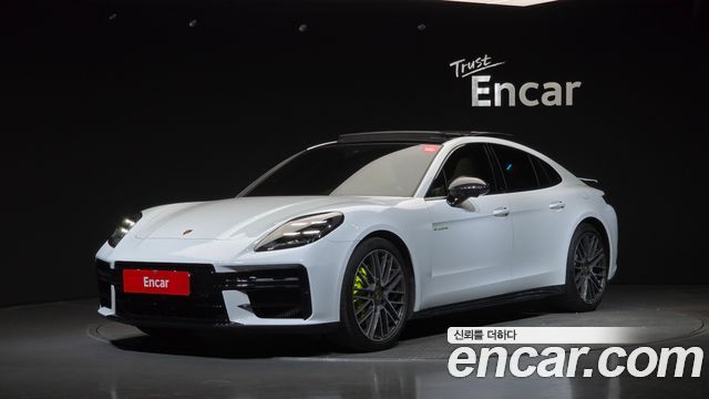 Porsche Panamera 2.9 AWD E-Hybrid - фото 0