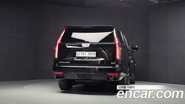 Cadillac Escalade 5-го поколения 6.2 Sports Platinum - фото 3