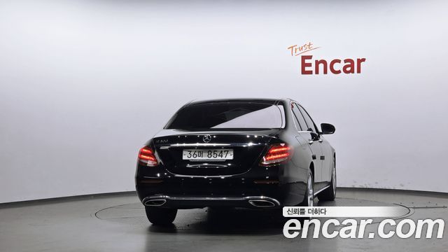 Mercedes-Benz E-Class W213 E200 Avantgarde - фото 3
