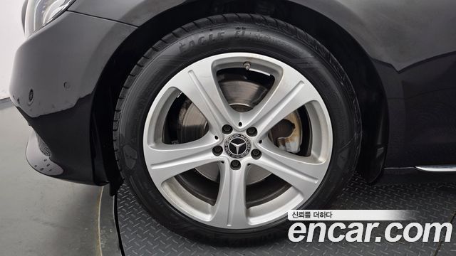 Mercedes-Benz E-Class W213 E200 Avantgarde - фото 4