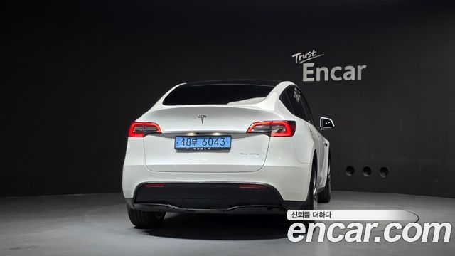 Tesla Model Y Long Range AWD - фото 3