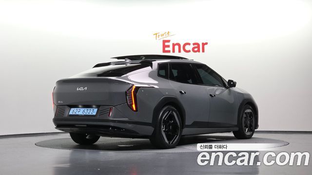 Kia EV4 Long Range 2WD Earth - фото 1