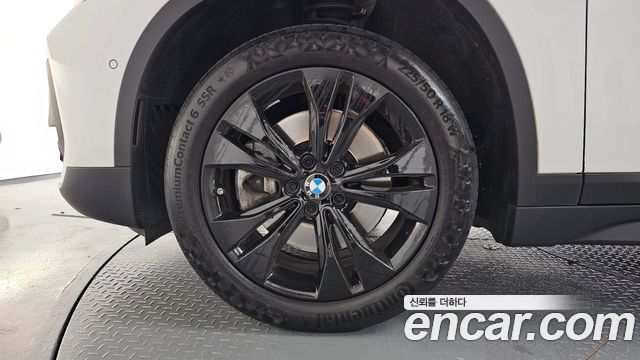 BMW X1 F48 xDrive 20i Advantage - фото 3
