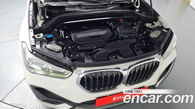 BMW X1 F48 xDrive 20i Advantage - фото 4