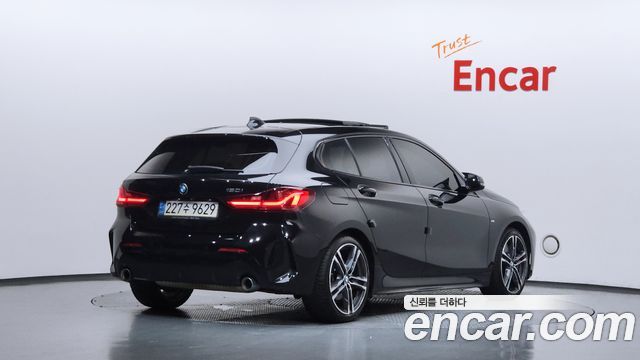 BMW 1 Series F40 120i M Sports - фото 1