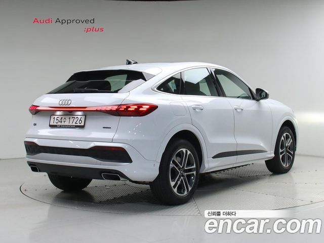 Audi Q5 40 TFSI Quattro Sportback Advanced - фото 1
