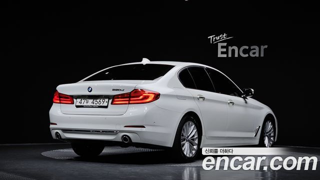 BMW 5 Series G30 520d Luxury Plus - фото 0