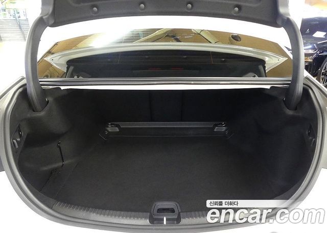 Mercedes-Benz C-Class W206 C300 4MATIC AMG Line - фото 3