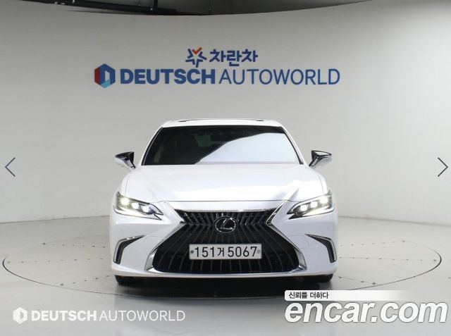 Lexus ES 300h 7-го поколения Executive - фото 2