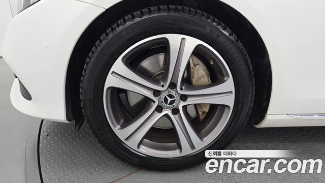 Mercedes-Benz E-Class W213 E300 Avantgarde - фото 4