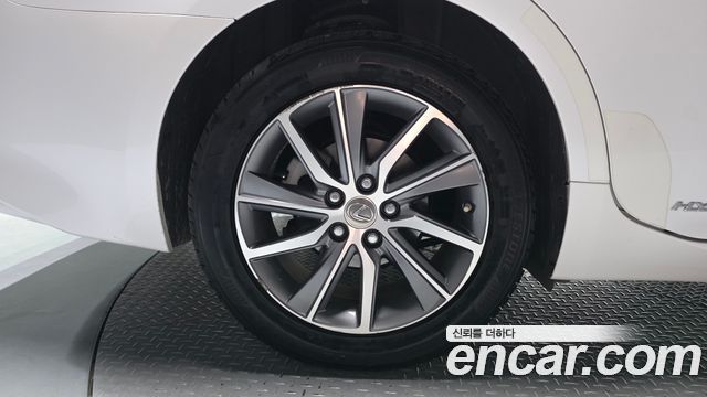 Lexus ES 300h Supreme XV60 - фото 4