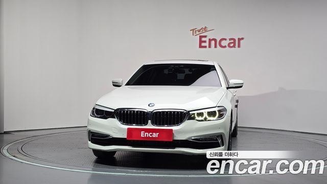 BMW 5 Series G30 520i Luxury - фото 2