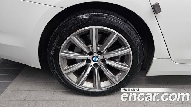 BMW 5 Series G30 520i Luxury - фото 4