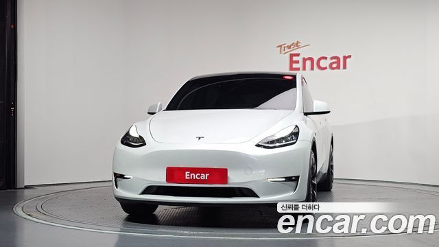 Tesla Model Y Long Range AWD - фото 2