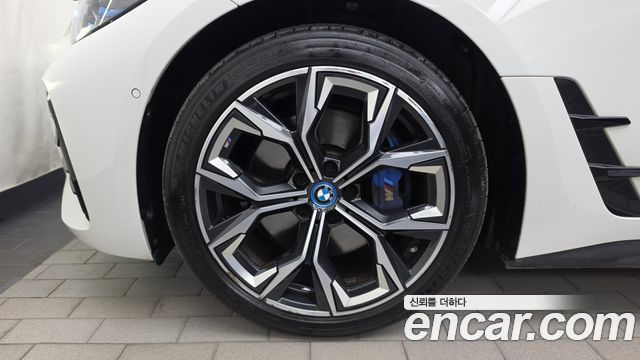 BMW i4 eDrive40 M Sports Pro - фото 4