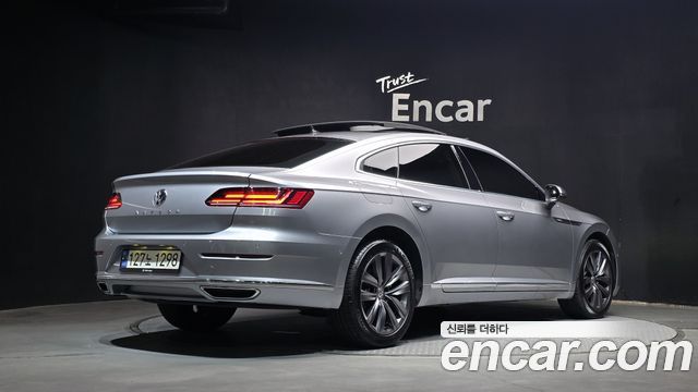 Volkswagen Arteon 2.0 TDI Premium - фото 1