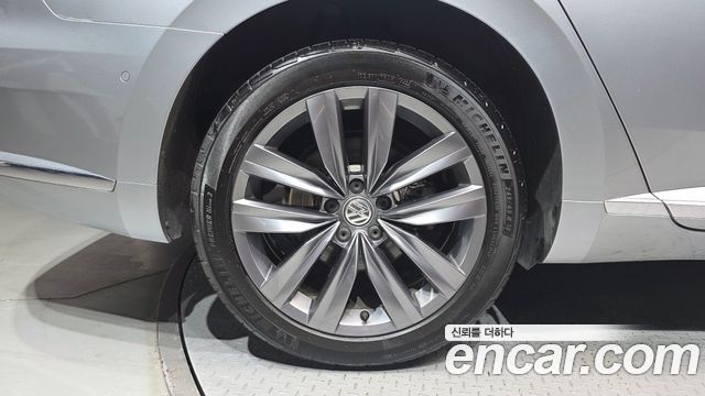 Volkswagen Arteon 2.0 TDI Premium - фото 4