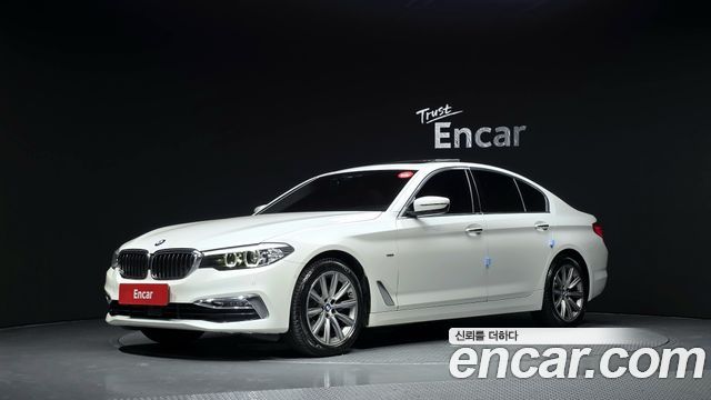 BMW 5 Series G30 520i Luxury - фото 0