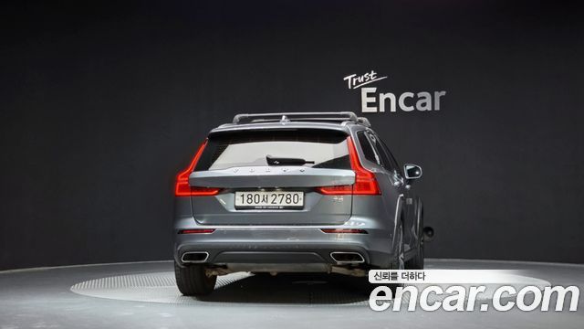 Volvo V60 Cross Country 2-го поколения T5 Pro AWD - фото 3