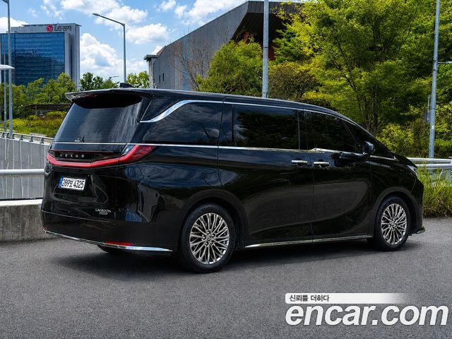 Lexus LM 2-го поколения 500h Royal - фото 3