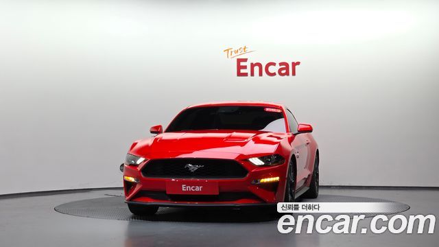 Ford Mustang Coupe - фото 1