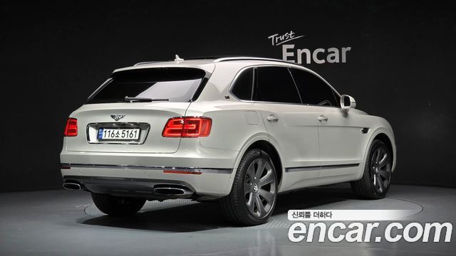 Bentley Bentayga 6.0 W12 - фото 1
