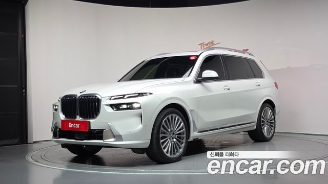 BMW X7 G07 xDrive 40i Design Pure Excellence 7-Seater - фото 0