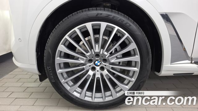 BMW X7 G07 xDrive 40i Design Pure Excellence 7-Seater - фото 4