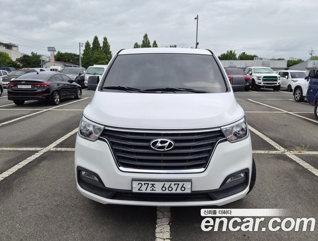 Hyundai Starex New 4WD Urban 9-Seater Premium - фото 0