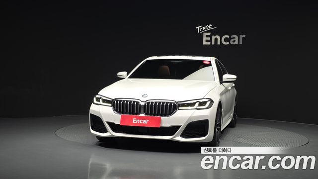 BMW 5 Series G30 520i M Sport - фото 2