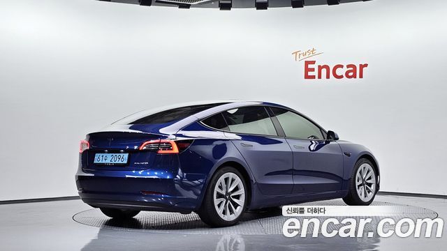 Tesla Model 3 Long Range AWD - фото 0