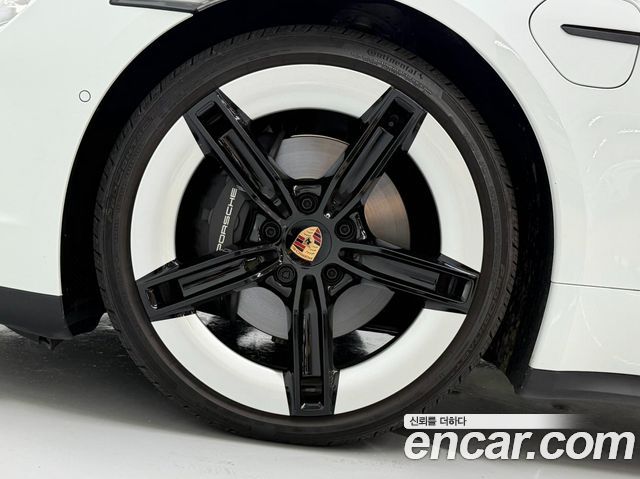 Porsche Taycan Base - фото 4