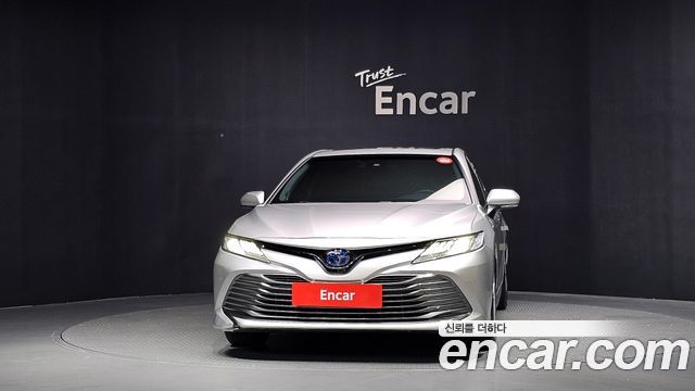 Toyota Camry XV70 2.5 XLE Hybrid - фото 2