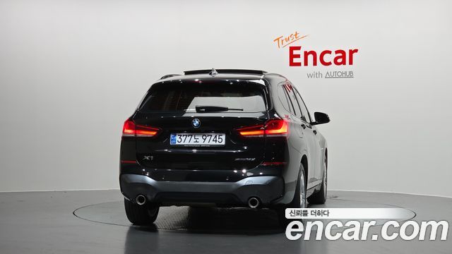 BMW X1 F48 xDrive 18d M Sport - фото 2