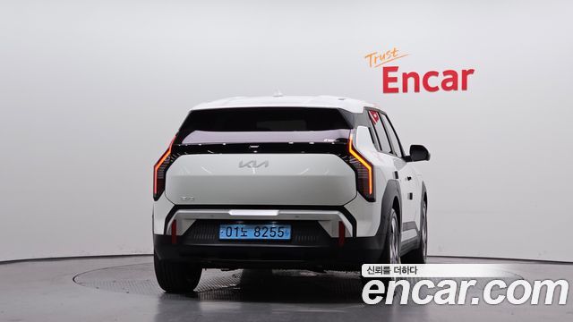 Kia EV3 Long Range 2WD AIr - фото 2