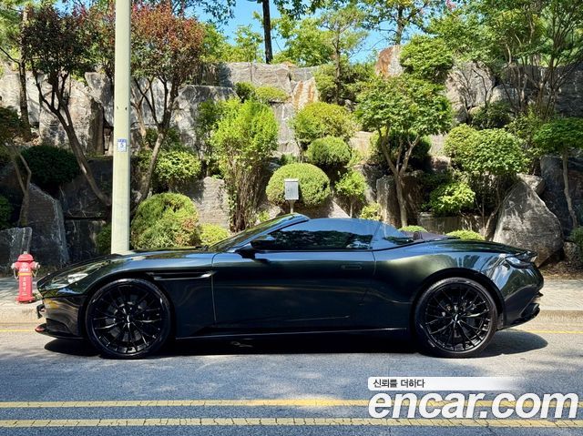 Aston Martin DB11 4.0 V8 Volante - фото 2