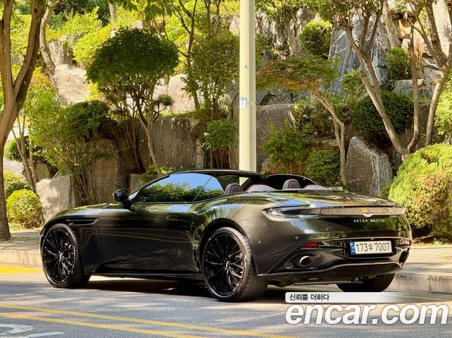 Aston Martin DB11 4.0 V8 Volante - фото 3