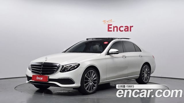 Mercedes-Benz E-Class W213 E300 Exclusive - фото 0
