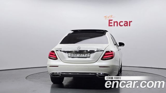 Mercedes-Benz E-Class W213 E300 Exclusive - фото 3