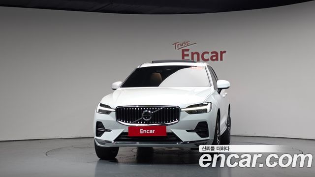 Volvo XC60 2-го поколения B5 Ultimate Bright - фото 1