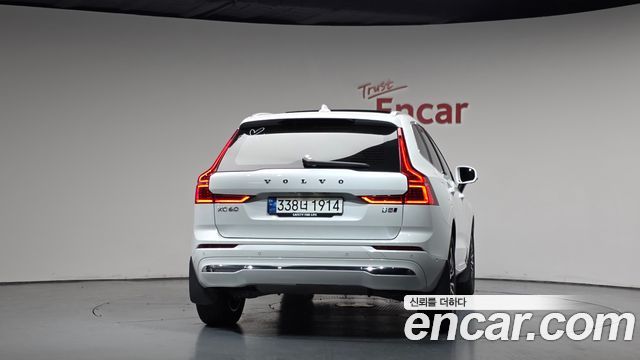 Volvo XC60 2-го поколения B5 Ultimate Bright - фото 2