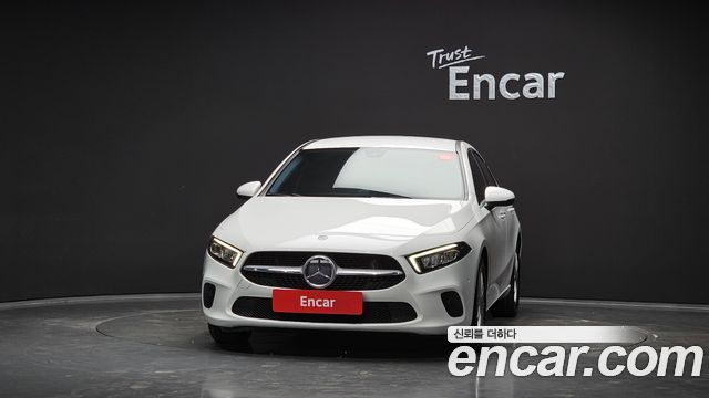 Mercedes-Benz A-Class W177 A220 Sedan - фото 2