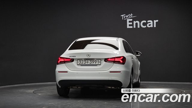 Mercedes-Benz A-Class W177 A220 Sedan - фото 3