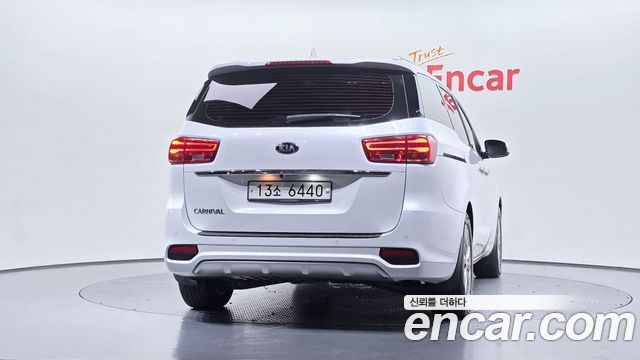Kia Carnival New 9-Seater Prstige - фото 3